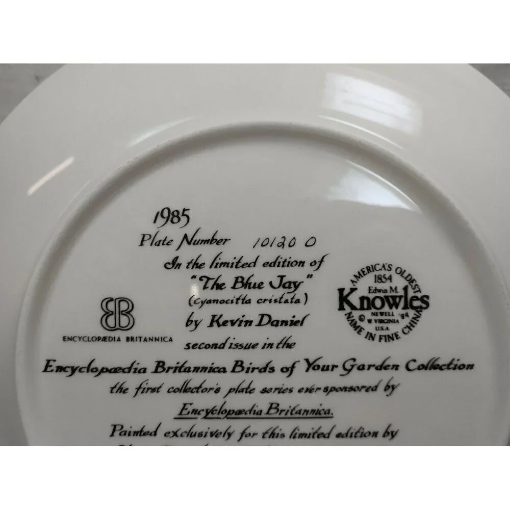 Edwin M Knowles 1985 The Blue Jay By Kevin Daniel Birds Collectors Plate 10120O
